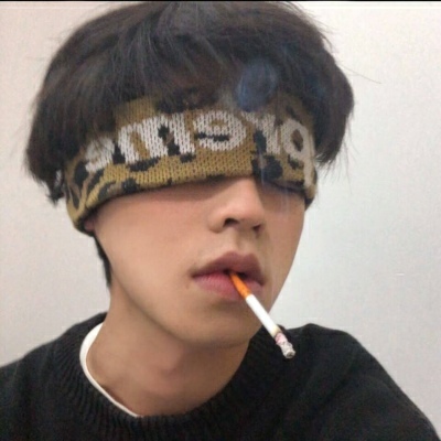 最新男生吃鱼的头像图片