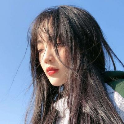 左右有白边的女生头像图片