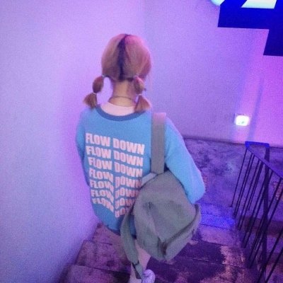 头像女伤感背影或侧面 伤感头像女生冷淡背影