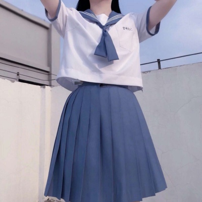 女生戴帽子的qq头像图片