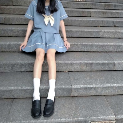 女生戴帽子的qq头像图片