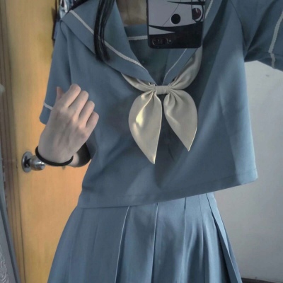女生戴帽子的qq头像图片