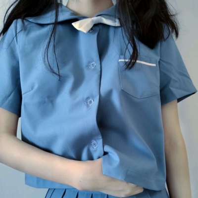 女生戴帽子的qq头像图片