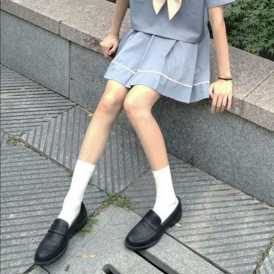 女生戴帽子的qq头像图片