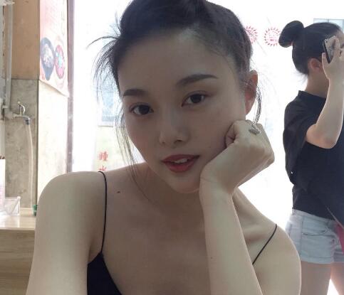 晚晚是谁图片