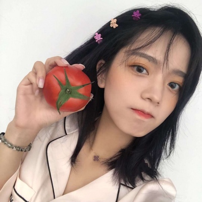 黑白背影头像女生有字图片