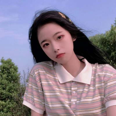 戴复古圆眼镜女生头像图片