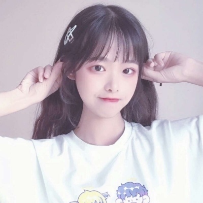 戴复古圆眼镜女生头像图片