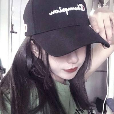 戴复古圆眼镜女生头像图片