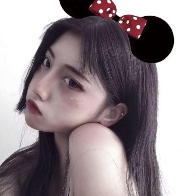 戴复古圆眼镜女生头像图片