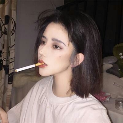 图中图女生带字qq头像图片