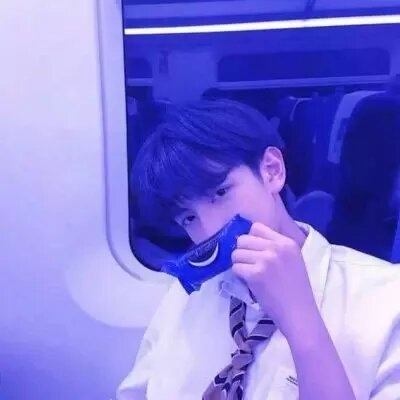 蓝色系我们班男生进班群前改的头像图片