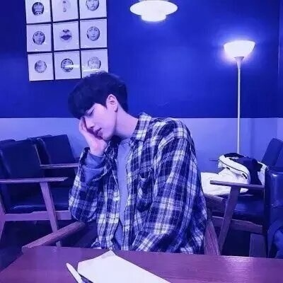 蓝色系我们班男生进班群前改的头像图片