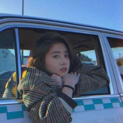qq头像个性网女生半裸图片