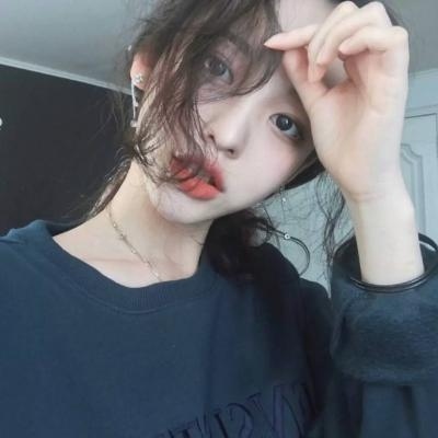 qq头像个性网女生半裸图片