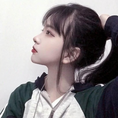qq头像个性网女生半裸图片