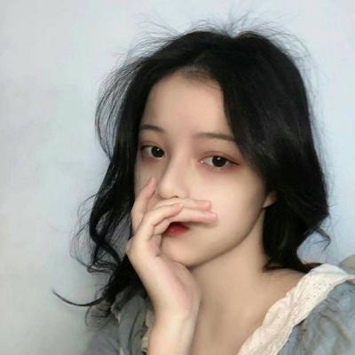 qq头像带花环女生头像图片