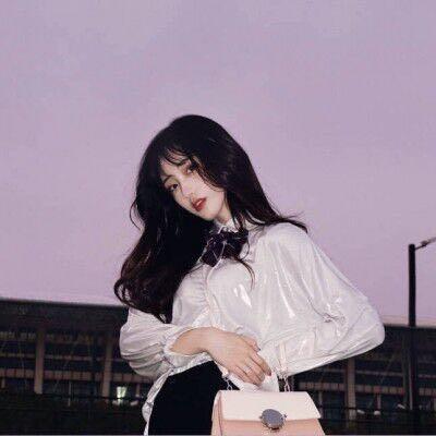 qq头像带花环女生头像图片