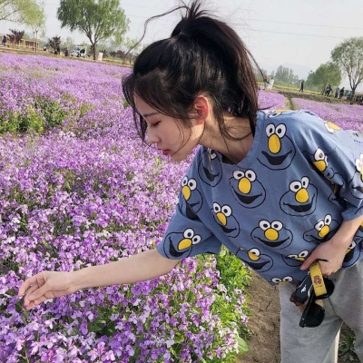 qq女生闺密头像黑白图片