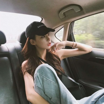 qq女生闺密头像黑白图片