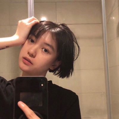 qq女生闺密头像黑白图片