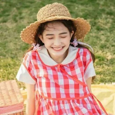 qq头像真实女生00后图片