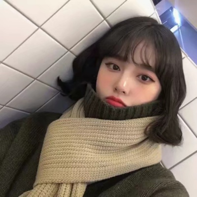 伤感头像女生带字大图图片