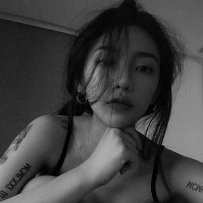 霸气带帽子的女生头像图片