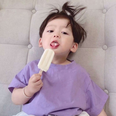 萌娃头像男生摸后脑勺动漫头像图片