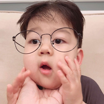 萌娃头像男生摸后脑勺动漫头像图片