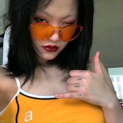 qq头像带花环女生头像图片