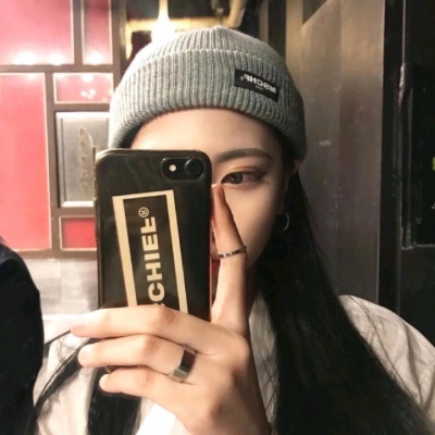 qq头像带花环女生头像图片