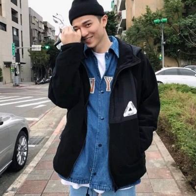 2020好看的蓝色牛仔衣服头像男生图片