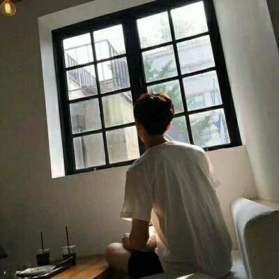 吸引人的男生头像文艺范戴眼镜图片