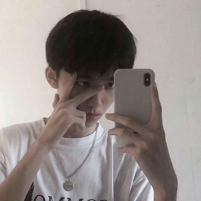 qqqq头像男生侧面影全身图片