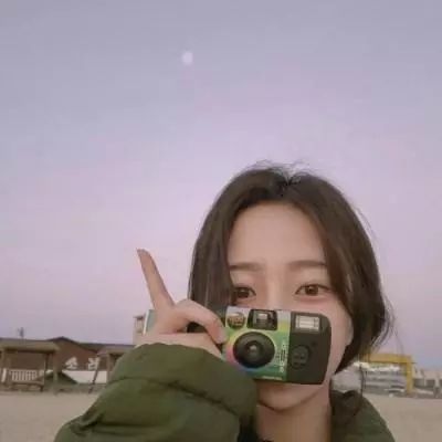 女生头像白色衬衣高清图片
