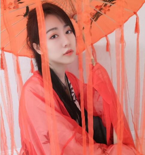 杨一歌真名年龄个人资料介绍 参加好声音进入那英战队图片