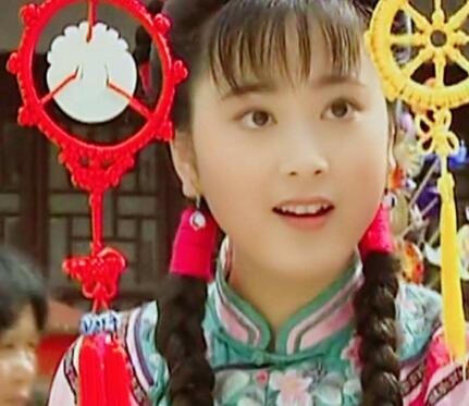 傅文佩年轻时的扮演者