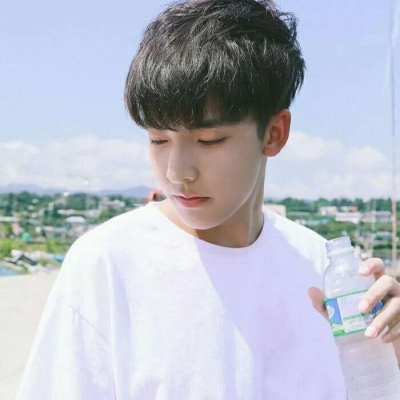 干净阳光的女人喜欢男生什么样的头像图片