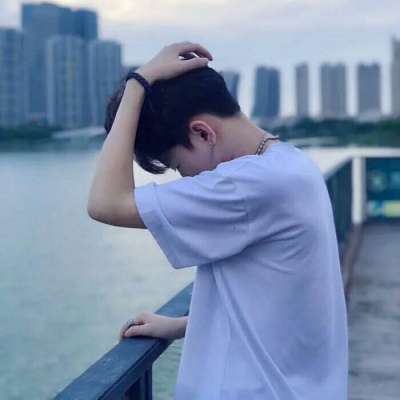 干净阳光的女人喜欢男生什么样的头像图片