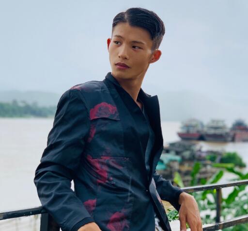 陆仙人是男的还是女的哪里人 乡村走出的模特很有气场