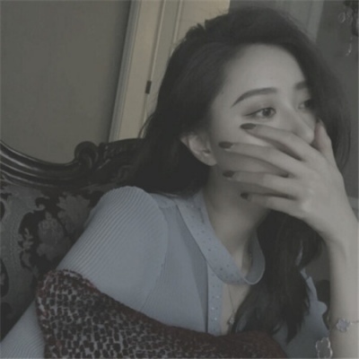 qq头像女生背影晚上图片