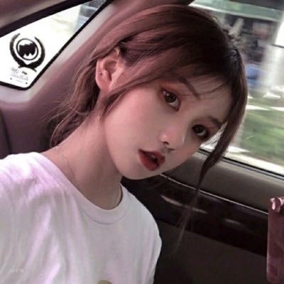 qq头像黑白不带字女生图片