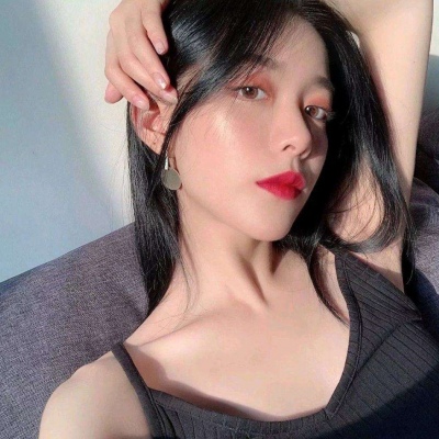 qq头像黑白不带字女生图片
