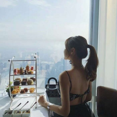 320x320女生头像图片