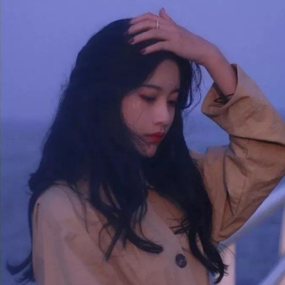 手绘素描女生头像卡通图片