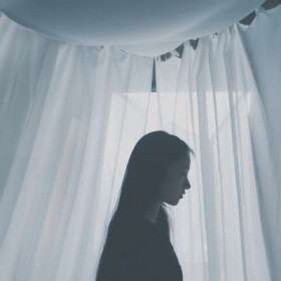 手绘素描女生头像卡通图片