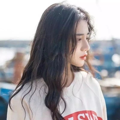 手绘素描女生头像卡通图片