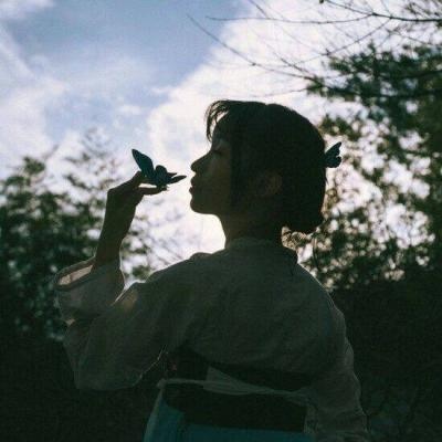 手绘素描女生头像卡通图片