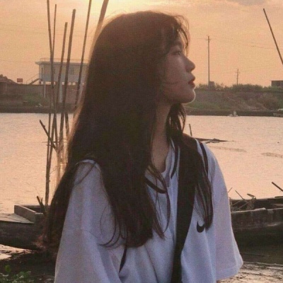 手绘素描女生头像卡通图片